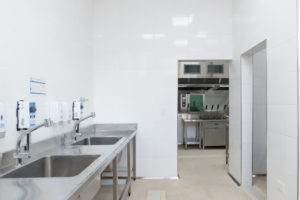 lavado de ollas cocina industrial
